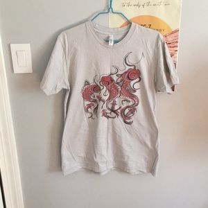 Men’s American Apparel shirt